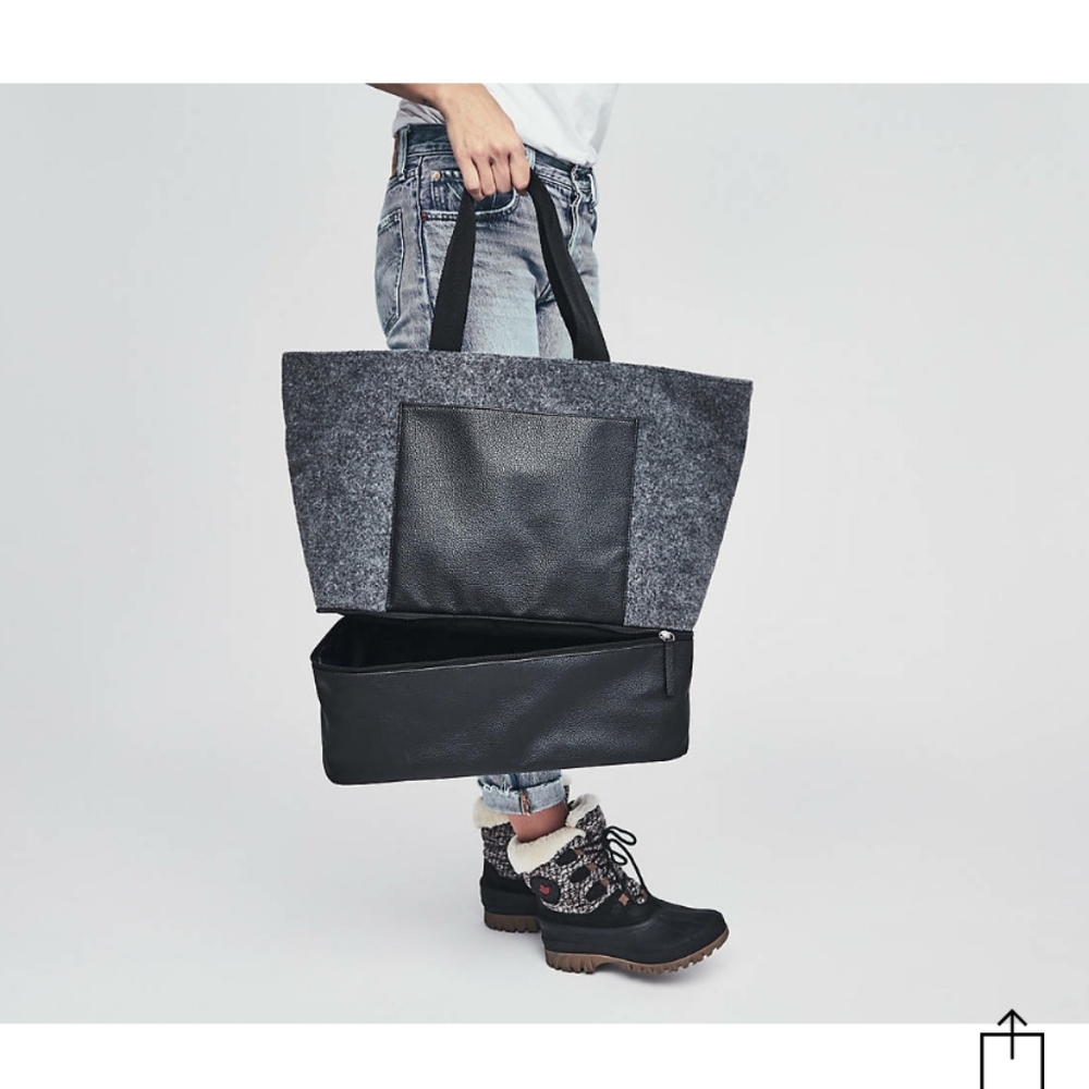 8/25 GRAY FELT TOTE